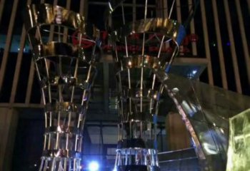 鏤空酒瓶雕塑廠家，公園不銹鋼酒瓶雕塑制作
