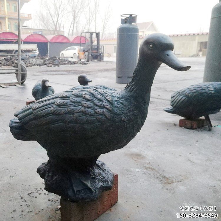 銅鴨子雕塑廠家，仿古工藝，公園廣場動物擺件 (1)