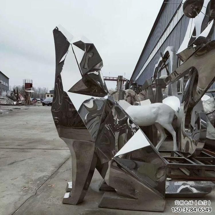 步行街哈巴狗雕塑，鑄銅農(nóng)耕雕塑，鏤空方式