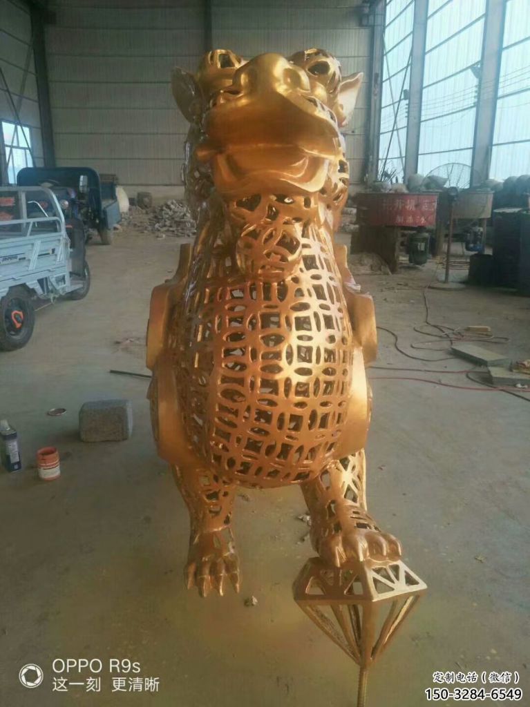 小區(qū)貔貅雕塑，拉絲海洋雕塑，抽象效果