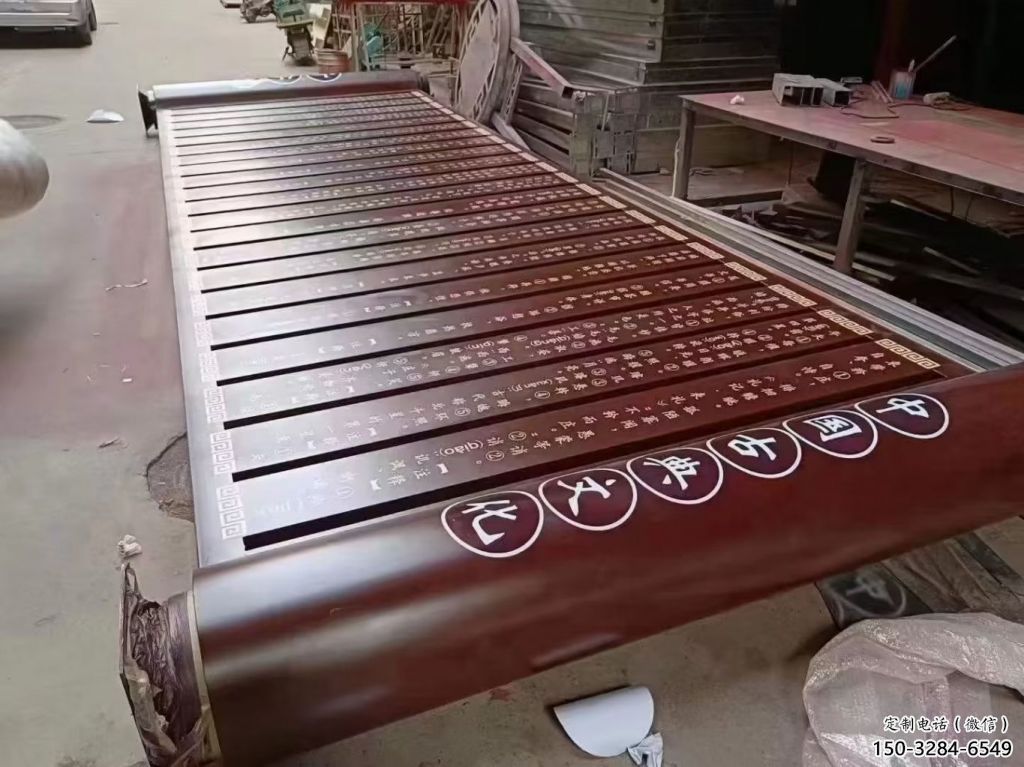 景區(qū)書卷雕塑，鍍金歐式雕塑，鐵藝材質(zhì)