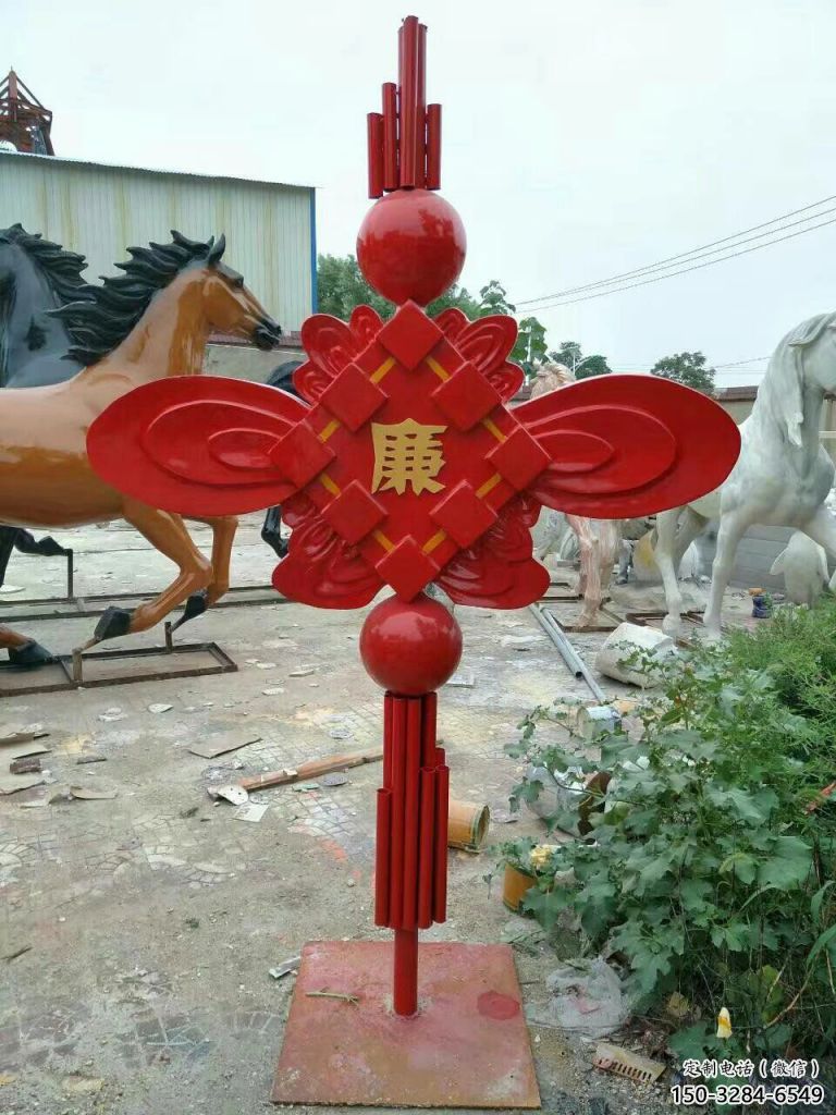 操場中國結(jié)雕塑廠家，烤漆工藝制作，民俗文化標識
