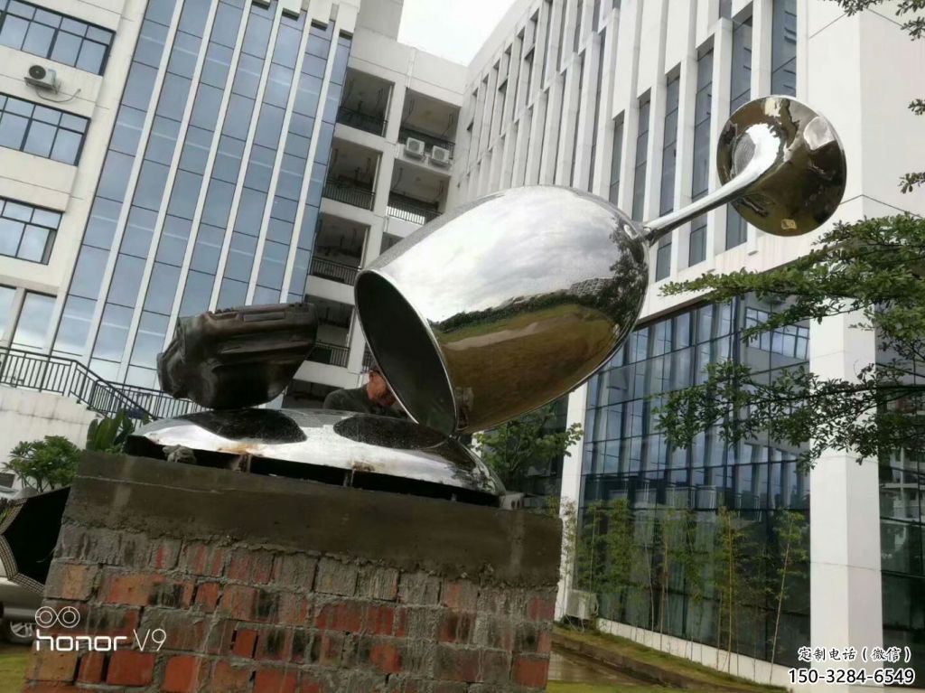 大門口酒杯雕塑 發(fā)光公園酒杯子雕塑 仿真杯子雕塑