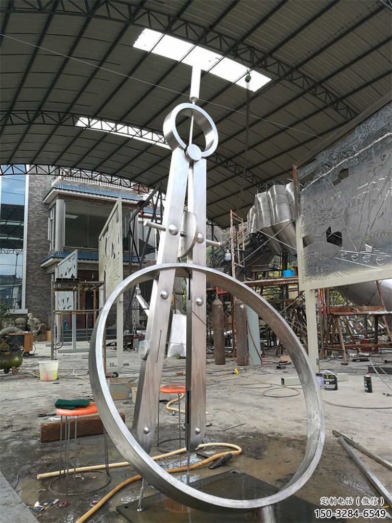 草地圓規(guī)雕塑 現(xiàn)代校園標(biāo)識(shí)雕塑 大型景觀雕塑