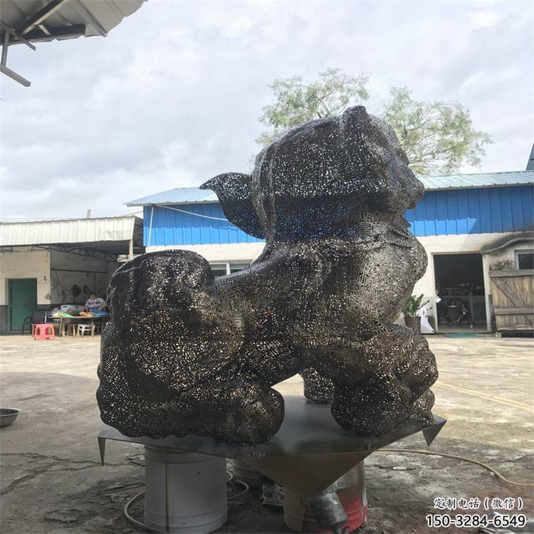 景區(qū)獅子雕塑供給，編織工藝雕塑，鋼絲獅子雕塑制作