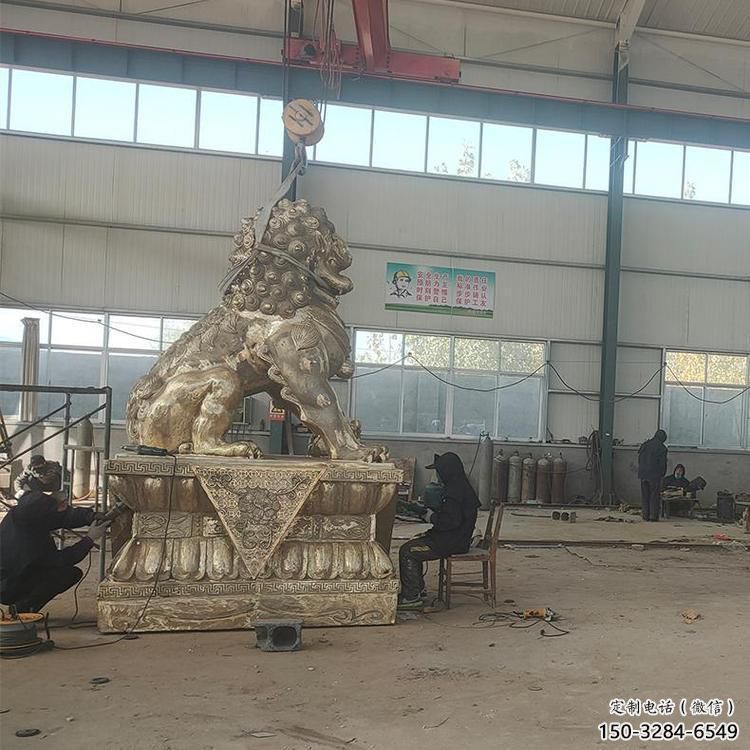 大型獅子雕塑展品，鑄銅制作，金屬蹲獅雕塑精品