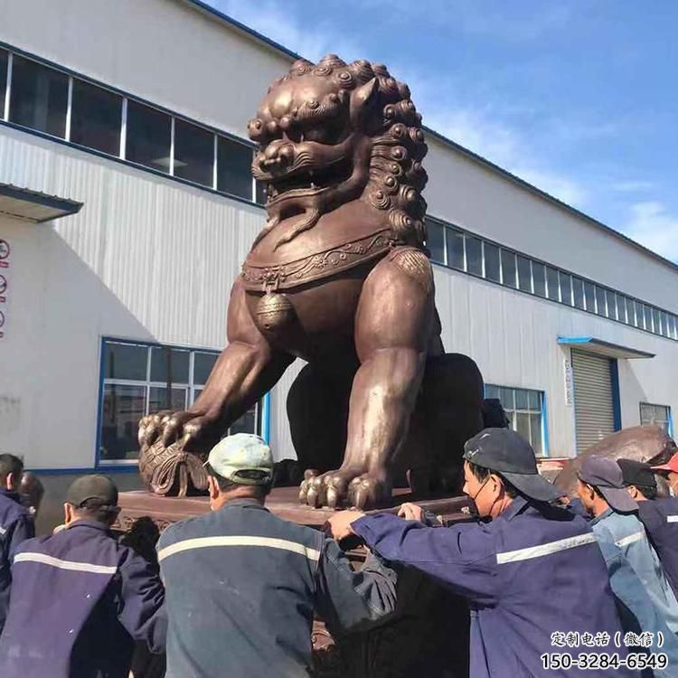 紅銅獅子雕塑供需，標識雕塑，景觀藝術(shù)蹲獅雕塑制造商