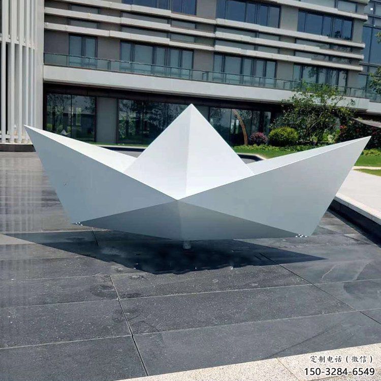 抽象紙船雕塑廠家，標(biāo)識(shí)雕塑，景觀折紙船雕塑指用