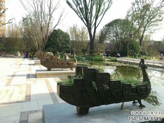 公園孔雀雕塑定價，景觀概念，仿古孔雀雕塑廠家選用?
