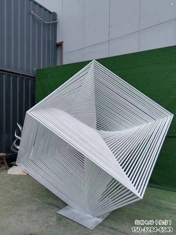 立方體雕塑服務(wù)商，街道標(biāo)識(shí)，鏤空立方體雕塑定制