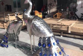 制作藝術(shù)孔雀雕塑廠家，鏡面工藝，不銹鋼孔雀雕塑預(yù)定