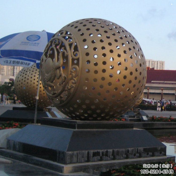鏤空球雕塑點擊，圓雕體系，烤漆鏤空球雕塑標準