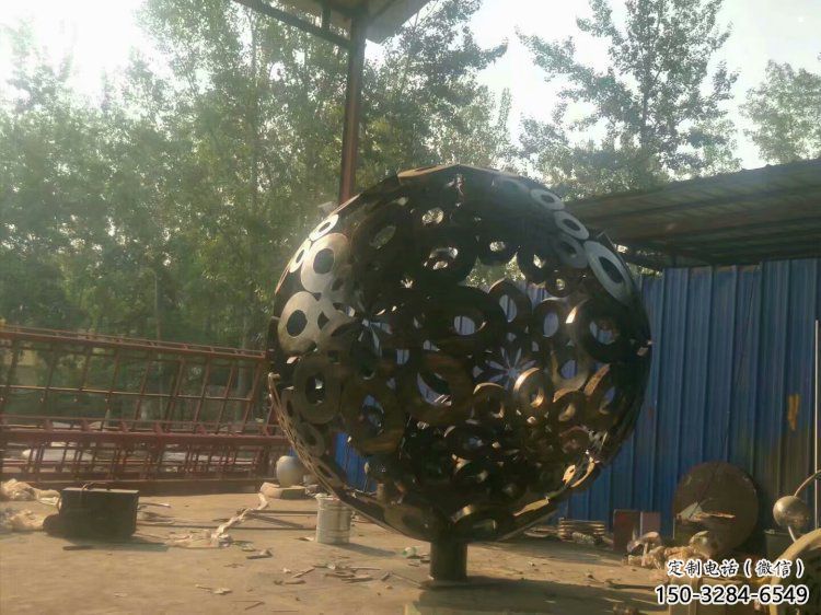 球體雕塑服務(wù)商，噴泉雕塑，不銹鋼球體雕塑訂做廠家