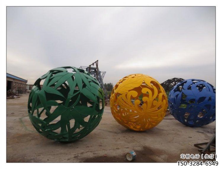 鏤空花紋球雕塑定做，廣場(chǎng)雕塑，不銹鋼花紋球雕塑優(yōu)選