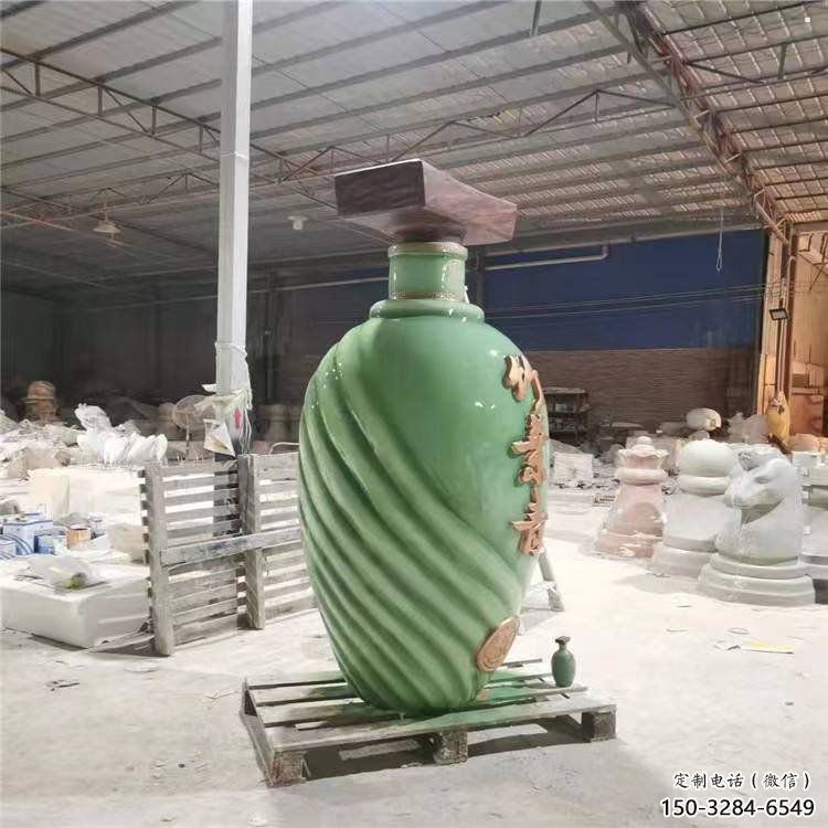 酒瓶雕塑展品，公園小品，城市玻璃鋼酒瓶雕塑供需