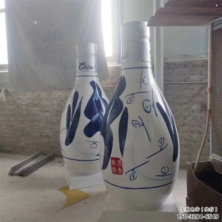 洋酒瓶雕塑通用，街頭雕塑，玻璃鋼洋酒瓶雕塑標(biāo)準(zhǔn)
