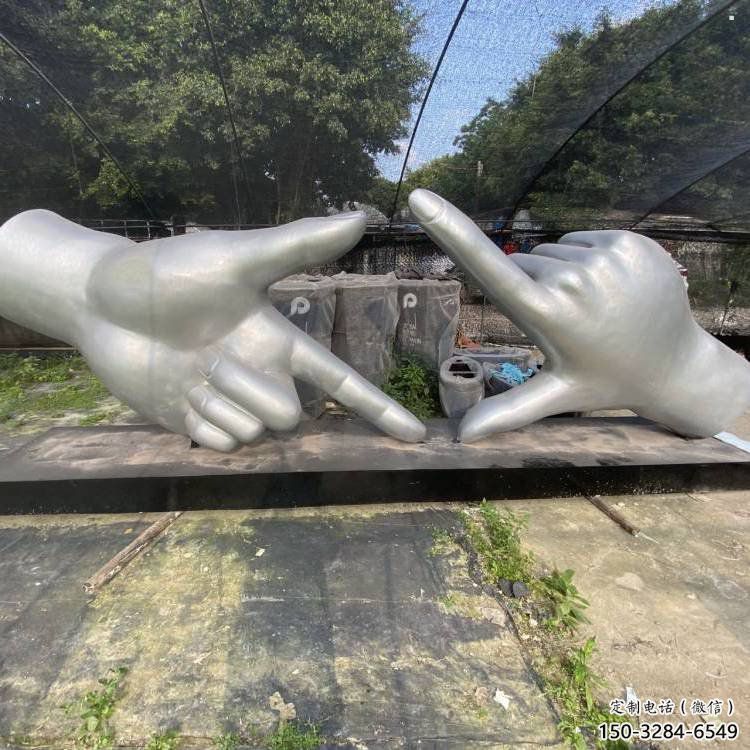 剪刀手雕塑定價(jià)，拉絲工藝，不銹鋼剪刀手雕塑制作廠家