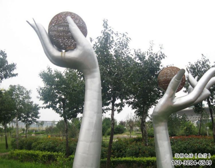 雙手雕塑精選，陸地?cái)[件，各類不銹鋼雙手雕塑廠家