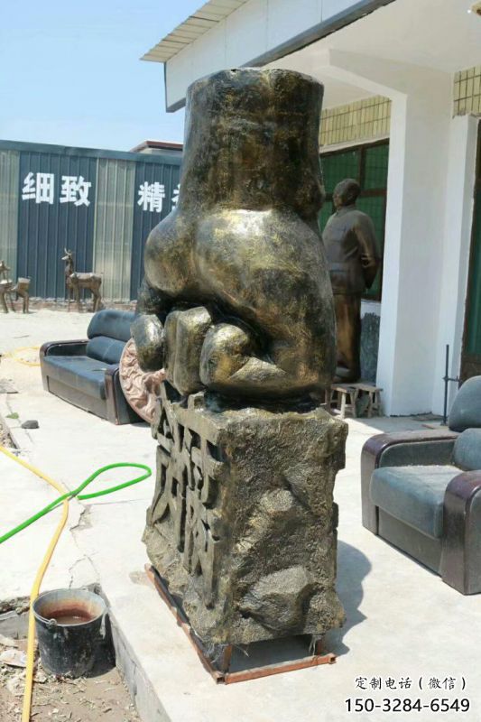 握拳雕塑制造，中式工藝，玻璃鋼仿銅握拳雕塑廠家