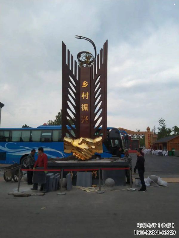 握手雕塑服務(wù)商，街景小品，點擊不銹鋼握手雕塑廠家