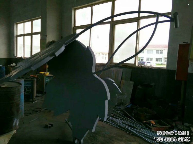 楓葉雕塑承接，歐式風(fēng)格，不銹鋼楓葉雕塑精選