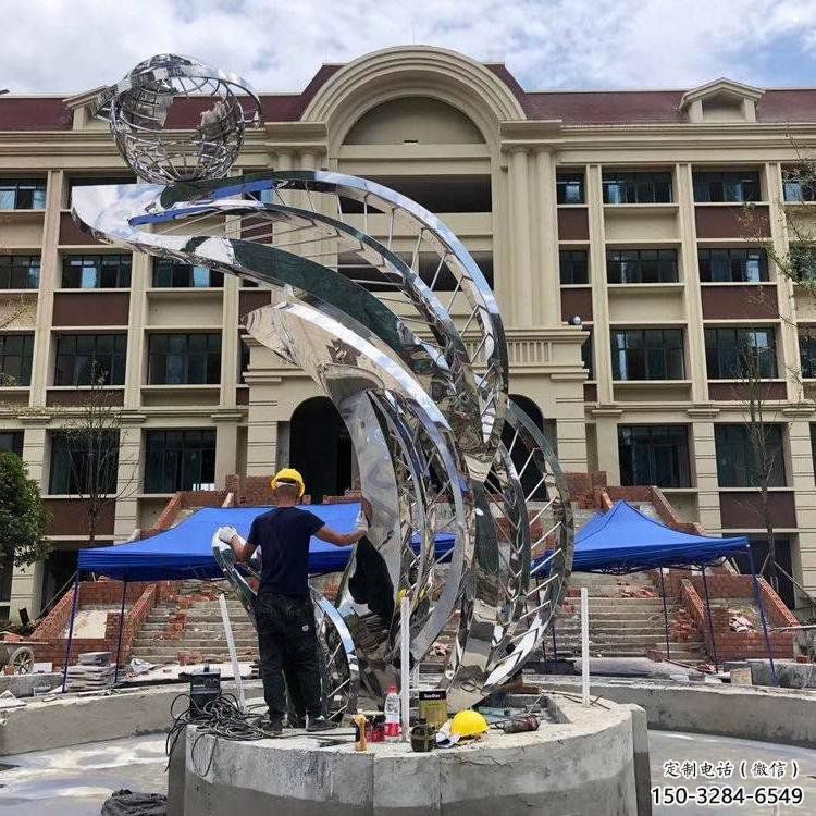 鏡面樹葉雕塑訂做，景區(qū)案例，不銹鋼鏡面樹葉雕塑廠家