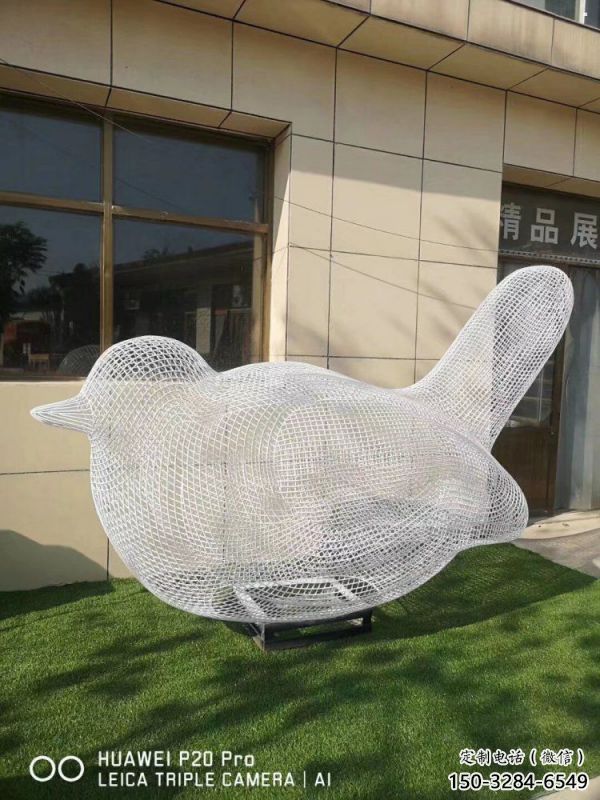 鏤空鳥雕塑優(yōu)選，多彩藝術(shù)，抽象鐵藝小鳥雕塑選用