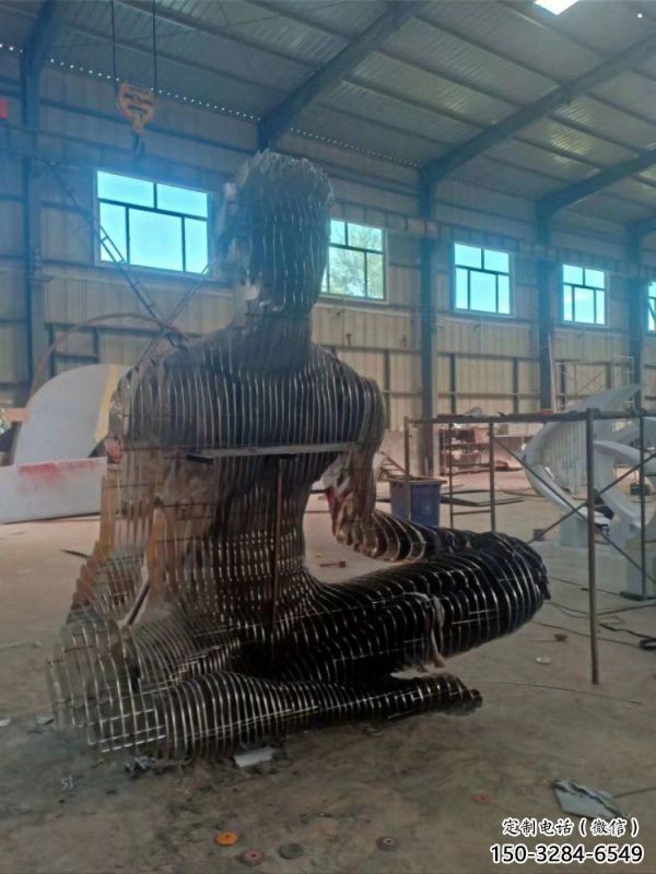 鏤空編織人物雕塑制造，白鋼構(gòu)件，鐵藝人物雕塑提供
