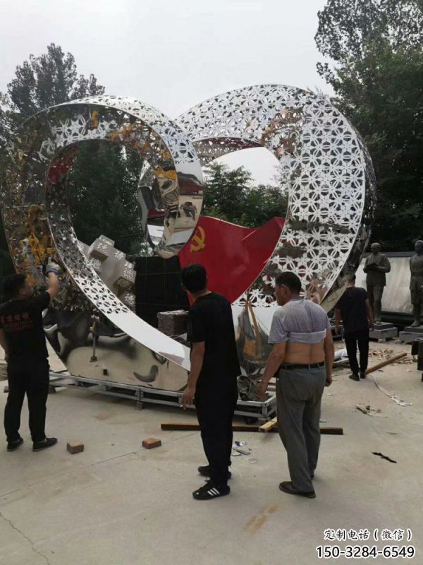 心形雕塑定做，城區(qū)小品，景觀鏡面心形雕塑定價(jià)