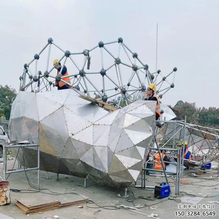 熊貓雕塑制造，街景小品，景觀切面熊貓雕塑優(yōu)價