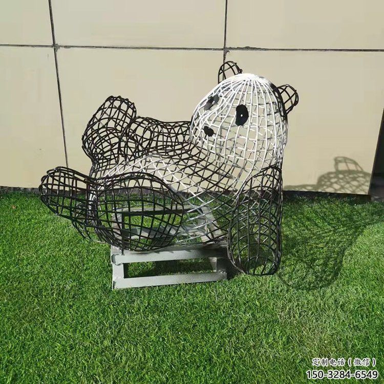 熊貓雕塑制作，標識雕塑，鏤空熊貓雕塑廠家優(yōu)選