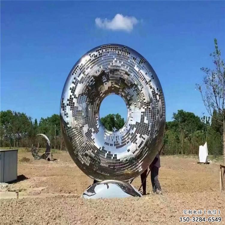 鏤空圓環(huán)雕塑制造商，美陳雕塑，不銹鋼圓環(huán)雕塑供給