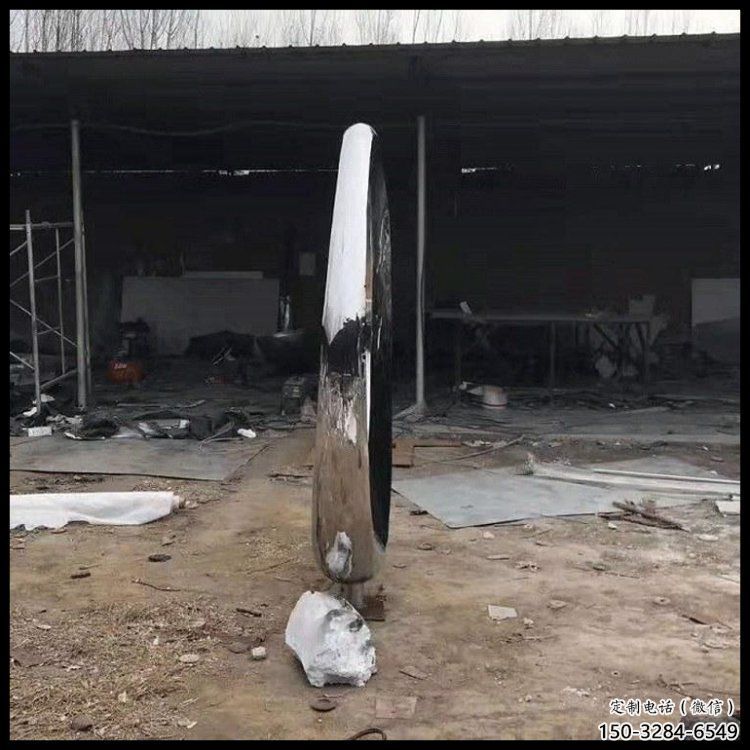 月亮雕塑優(yōu)選，多彩藝術(shù)，鏡面鏤空月亮雕塑選用