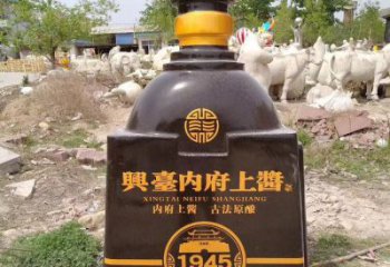 洋酒瓶雕塑專供，景區(qū)雕塑，玻璃鋼洋酒瓶雕塑提供