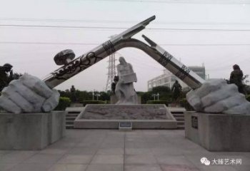 手握鋼筆雕塑，標(biāo)識(shí)雕塑，不銹鋼手握鋼筆雕塑廠(chǎng)家