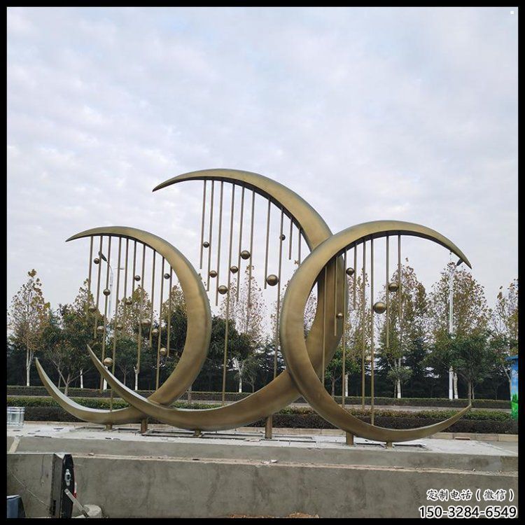 大型月亮雕塑公司，花園小品，月亮水簾雕塑廠家提供
