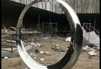 月牙雕塑選用，小區(qū)擺件，大型鏤空月牙雕塑公司