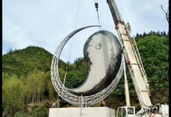 大型月亮雕塑，鍍銅景觀雕塑，鏡面工藝