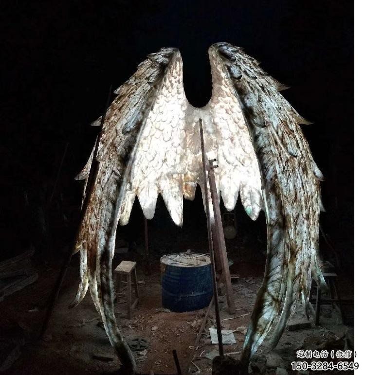 城市翅膀雕塑，網(wǎng)格燈光雕塑，古銅效果