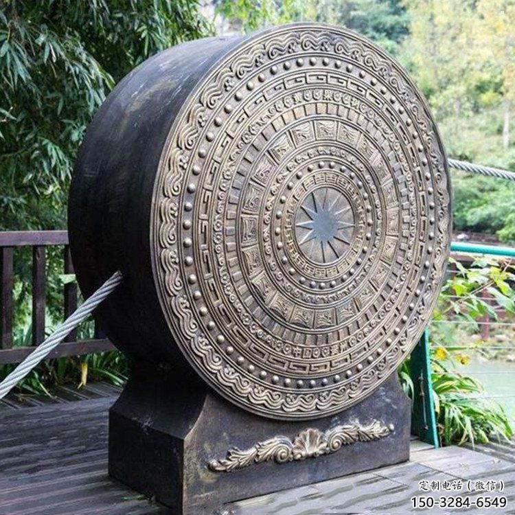 銅鼓雕塑預(yù)定，小區(qū)擺件，銅鼓雕塑主題精品