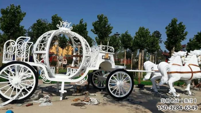 萬(wàn)柏林廣場(chǎng)馬車(chē)雕塑 萬(wàn)柏林廣場(chǎng)馬車(chē)雕塑