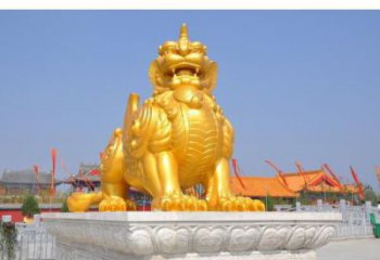 城東廣場(chǎng)貔貅雕塑，動(dòng)物彩繪雕塑，抽象效果