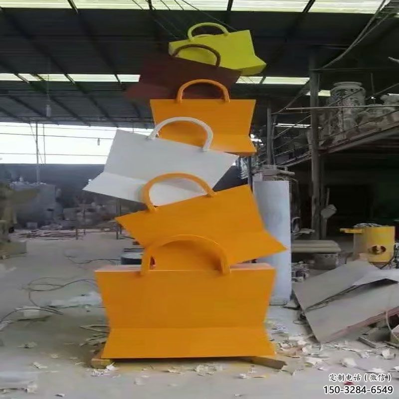 昭通烤漆挎包雕塑制造商，室外軟裝，景觀挎包雕塑制作