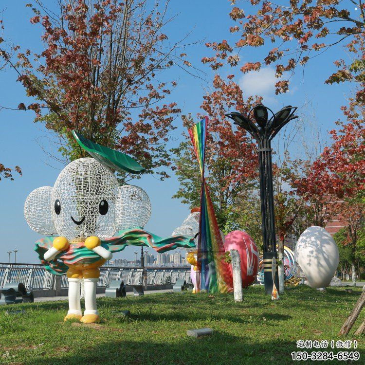 麗江戶外鏤空卡通雕塑供應(yīng)，花園小品，鐵藝卡通雕塑展品